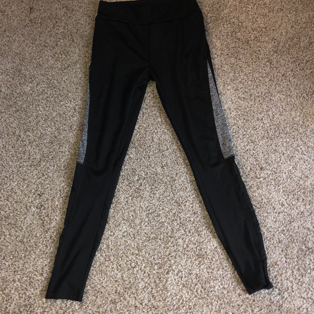 Black and grey leggings